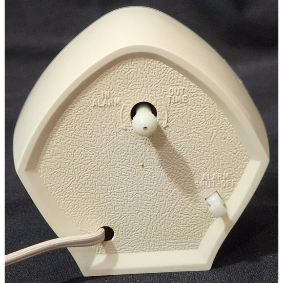 VINTAGE Toastmaster Ingraham ELECTRIC ALARM CLOCK white diamond shaped face MCM - Picture 7 of 10